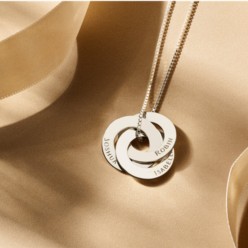 14k Family necklace - Linked circles gold